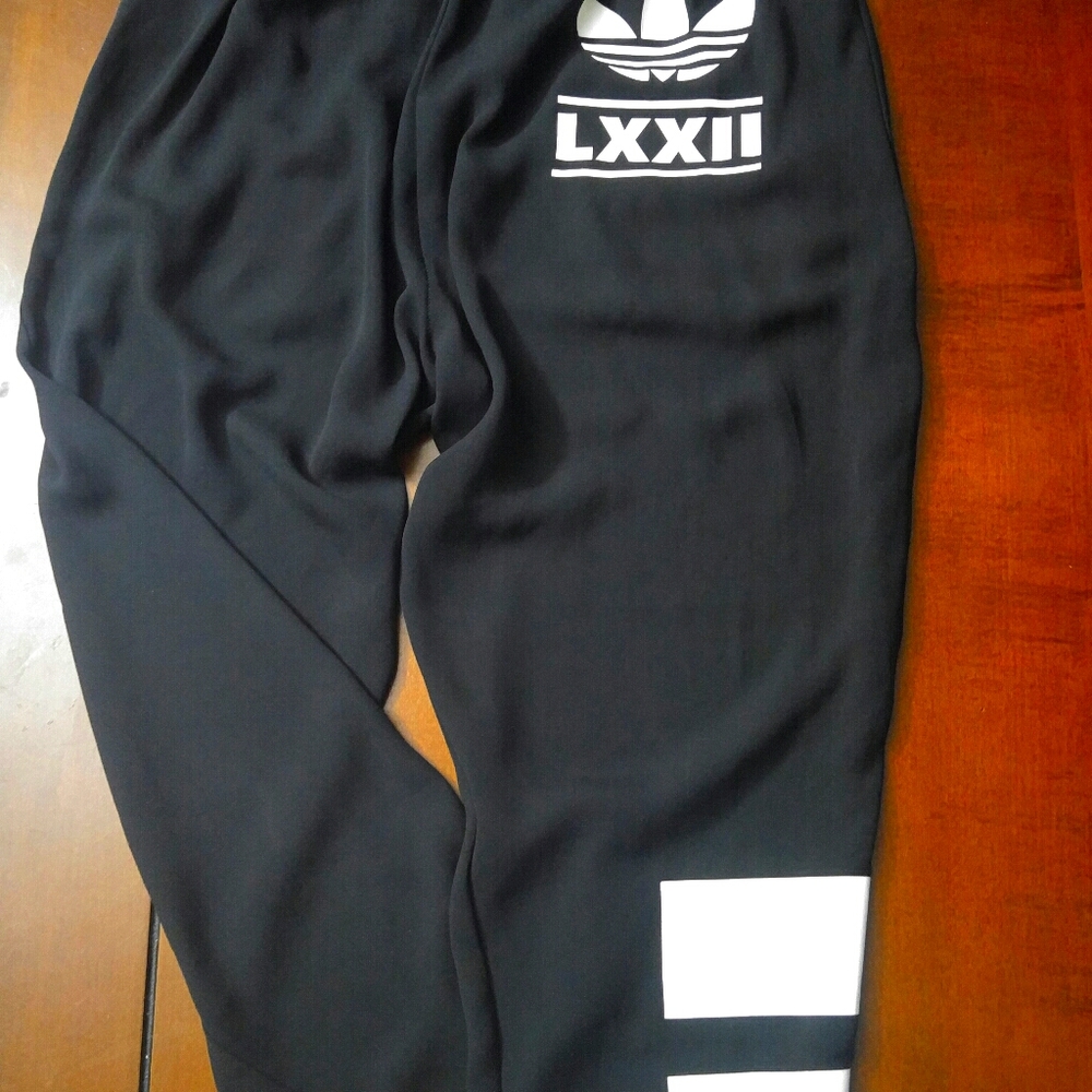 THESE AREN'T SWEATPANTS!!